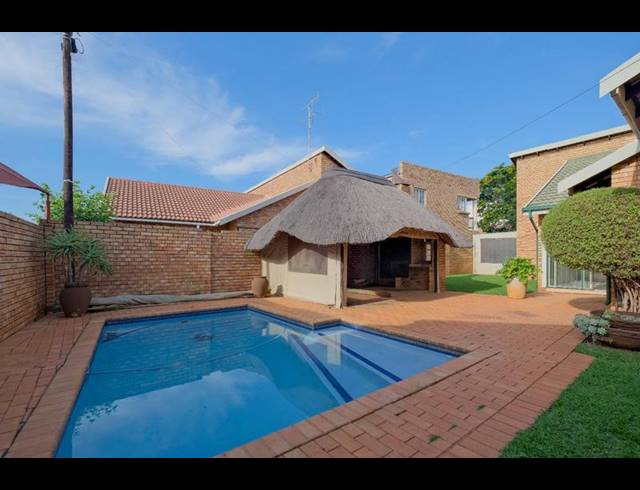 3 BEDROOM TOWNHOUSE FOR SALE IN WIERDAGLEN ESTATE